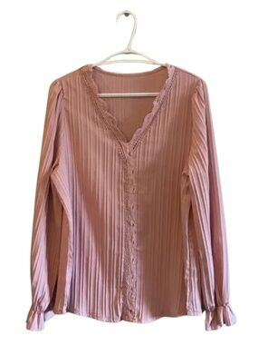 4/$20➡️  Soft Pink Pleated Blouse Lace Trim & Flouncy Sleeves – Size Large NWoT